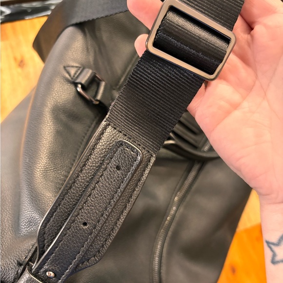 Armani Exchange duffle bag - Picture 5 of 9